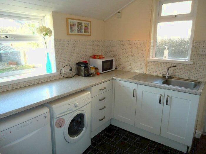 4 Bedroom Property To Rent In Edington Avenue, Heath, Cardiff, CF14