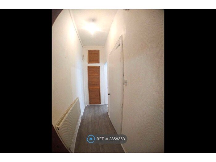 1 Bedroom Flat To Rent In Newlands Road, Glasgow, G44