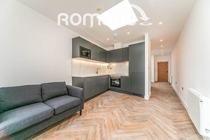 Flat To Rent In Market Place, Reading, RG1