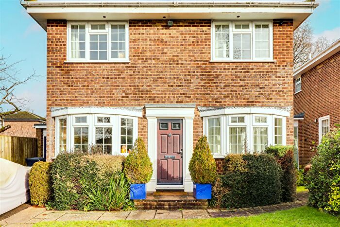 4 Bedroom Detached House To Rent In Sylvaways Close, Cranleigh, Surrey, GU6