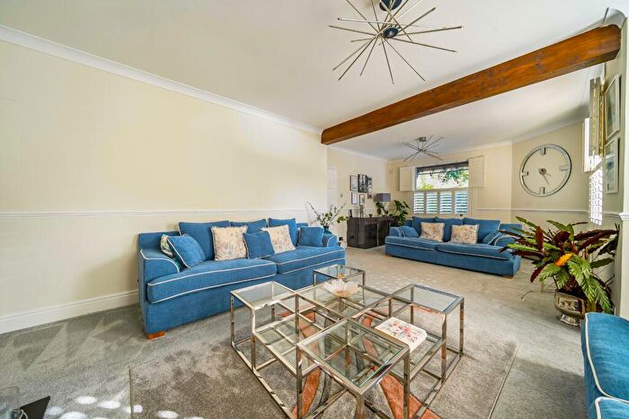 4 Bedroom Detached House For Sale In The Street, Eythorne, CT15