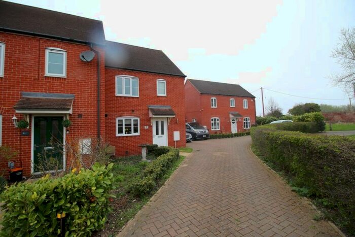 3 Bedroom Terraced House To Rent In Hargraves Road, Sittingbourne, ME10