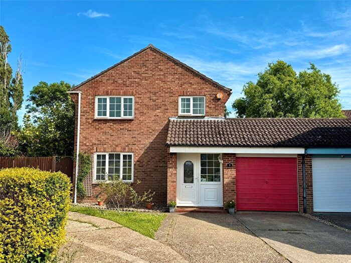 4 Bedroom Detached House For Sale In Carisbrooke Court, New Milton, Hampshire, BH25