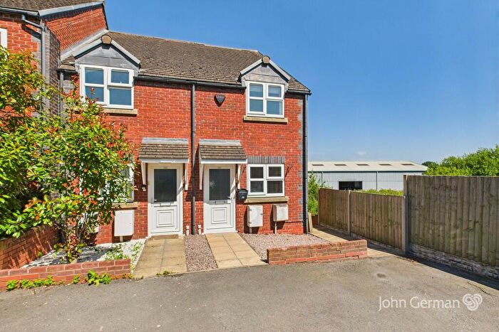 3 Bedroom End Of Terrace House For Sale In Burton Road, Castle Gresley, DE11