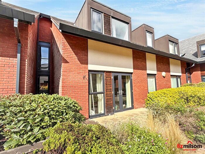 2 Bedroom Apartment For Sale In Ground Floor Apartment - Oaklands Village, Swadlincote, DE11