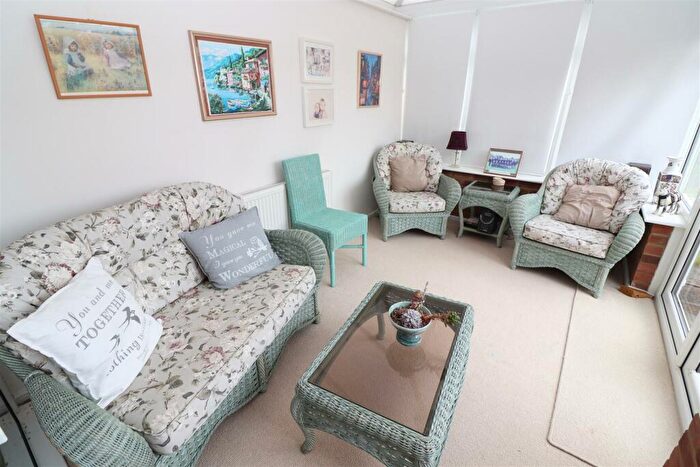 2 Bedroom Detached Bungalow For Sale In Ravensbank, Rushden, NN10