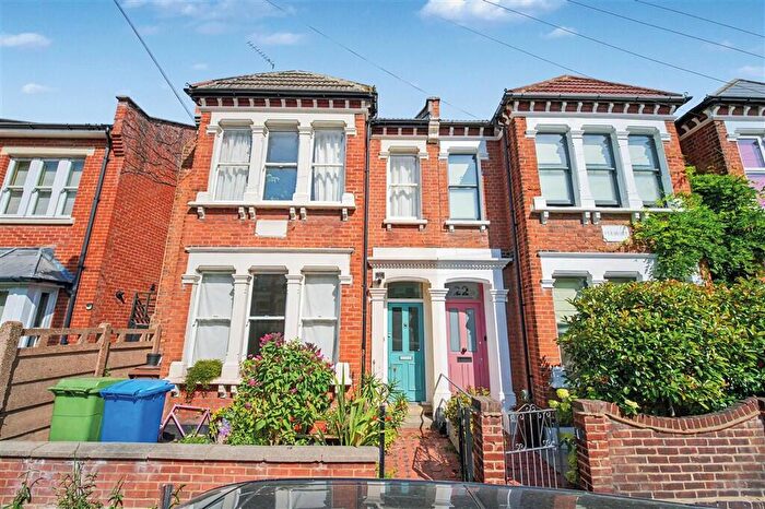 1 Bedroom Flat For Sale In McDowall Road, London, SE5