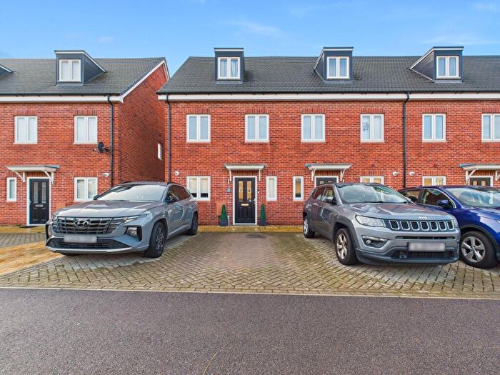 3 Bedroom Town House For Sale In Waterfield Close, Peterborough, PE3