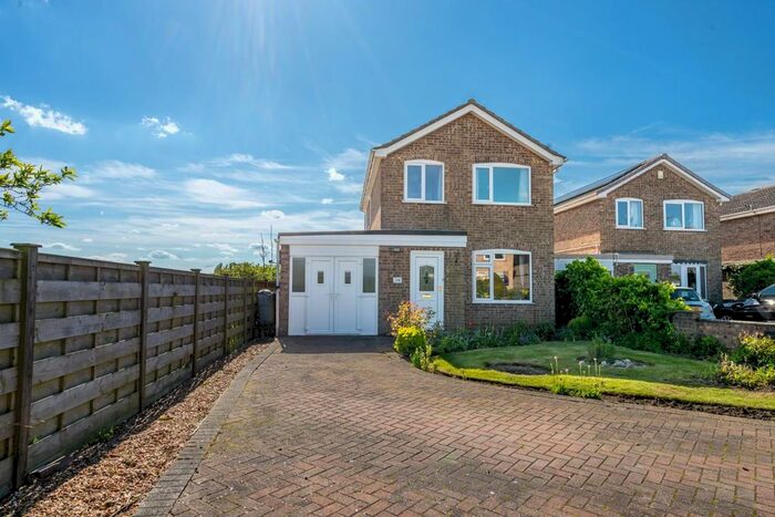 3 Bedroom Detached House For Sale In Sycamore Close, Skelton, York, YO30