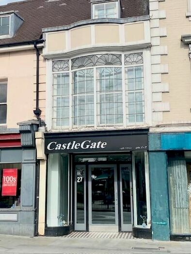 2 Bedroom Flat To Rent In High Street, Bedford, MK40