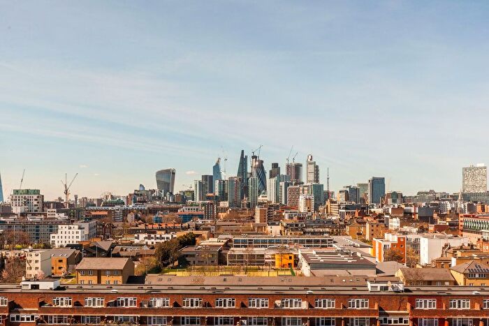 1 Bedroom Flat For Sale In Winterton House, Deancross Street, Shadwell, London, E1