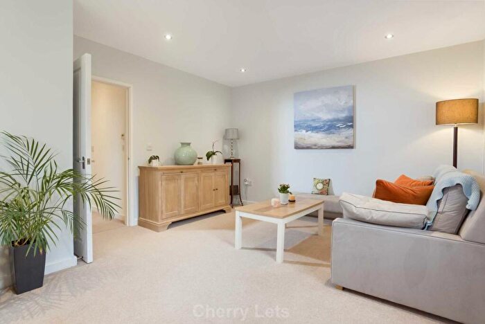 2 Bedroom Apartment To Rent In Astrop Grange, King`s Sutton, OX17