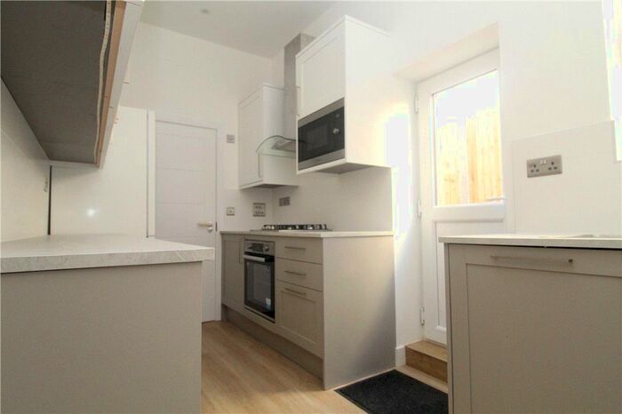 2 Bedroom Flat To Rent In Kidderminster Road, Croydon, CR0
