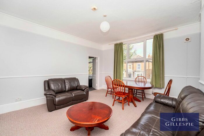 2 Bedroom Flat To Rent In Richmond Road, Ealing, W5