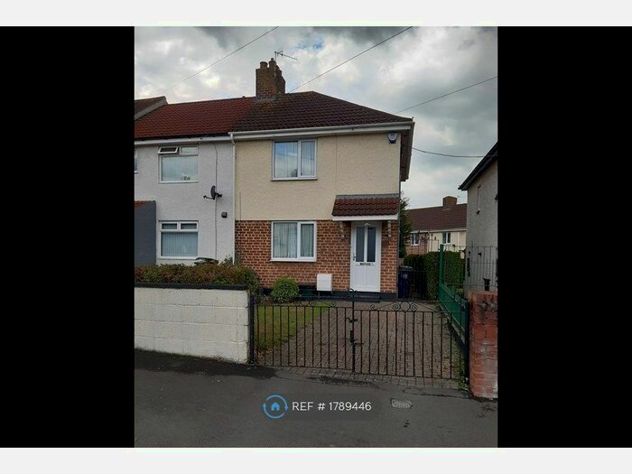 2 Bedroom End Of Terrace House To Rent In Gilda Crescent, Bristol, BS14