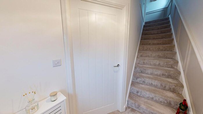 3 Bedroom Town House For Sale In Winder Close, New Rossington, Doncaster, DN11