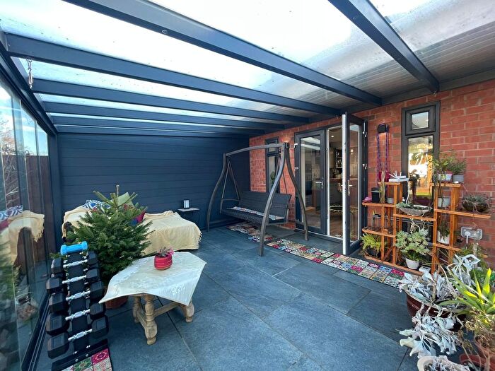 2 Bedroom End Of Terrace House To Rent In Peel Road, Warwick, CV34
