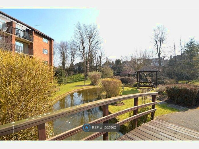 3 Bedroom Flat To Rent In Campion Close, Croydon, CR0