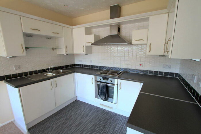 2 Bedroom Apartment To Rent In Peoples Place, Warwick Road, Banbury, Oxon, OX16