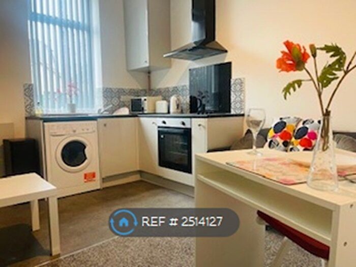 2 Bedroom Flat To Rent In Old Basford, Nottingham, NG6