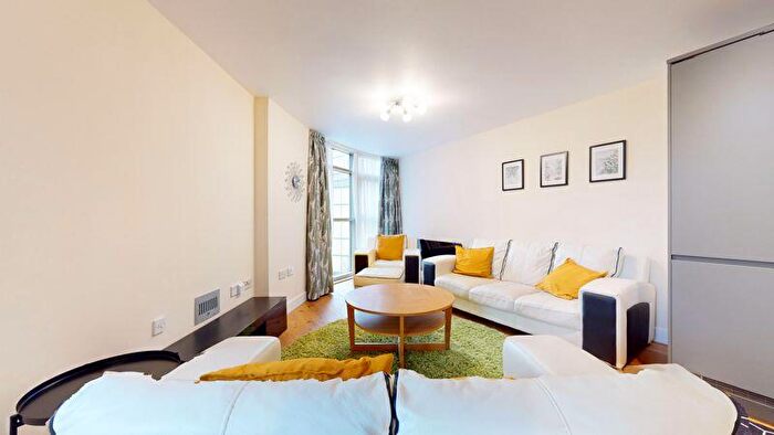 2 Bedroom Flat To Rent In Bute Terrace, Cardiff, CF10