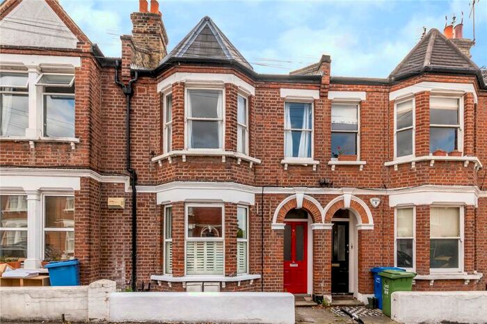 2 Bedroom Apartment To Rent In Whorlton Road, Peckham Rye, London, SE15