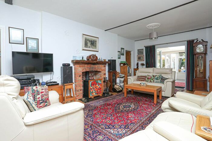 3 Bedroom Detached House For Sale In Acrise, Folkestone, CT18