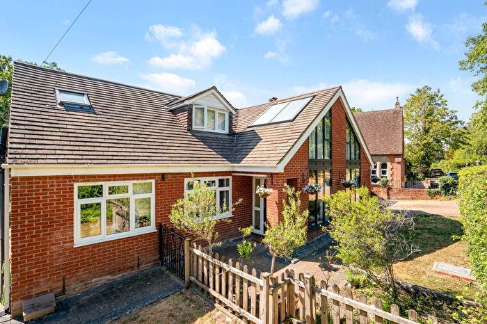 4 Bedroom Detached House For Sale In Chapel Road, Rowledge, Farnham, Surrey, GU10
