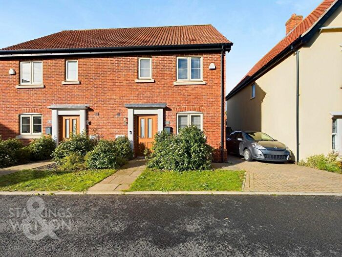3 Bedroom Semi-Detached House For Sale In Palfrey Place, Halesworth, IP19