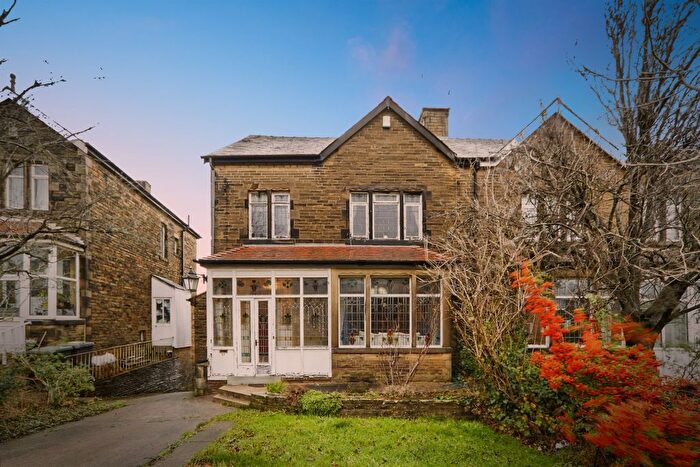 4 Bedroom Semi Detached House For Sale In Leylands Lane, Bradford, BD9