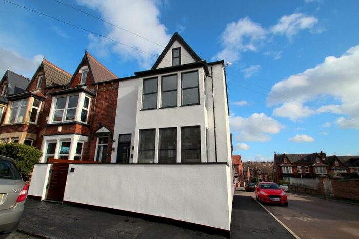 3 Bedroom Duplex To Rent In Roundhay Crescent, Leeds, LS8