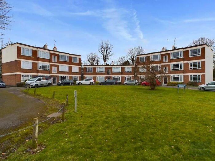 2 Bedroom Flat To Rent In Old House Gardens, Park Road, Twickenham, TW1