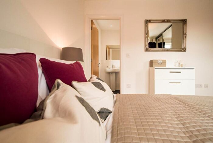 4 Bedroom Semi-Detached House To Rent In Butterworth Road, Sutton In Ashfield, NG17