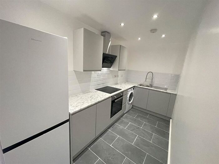 Property To Rent In Bed Flat, Duke Street, S2