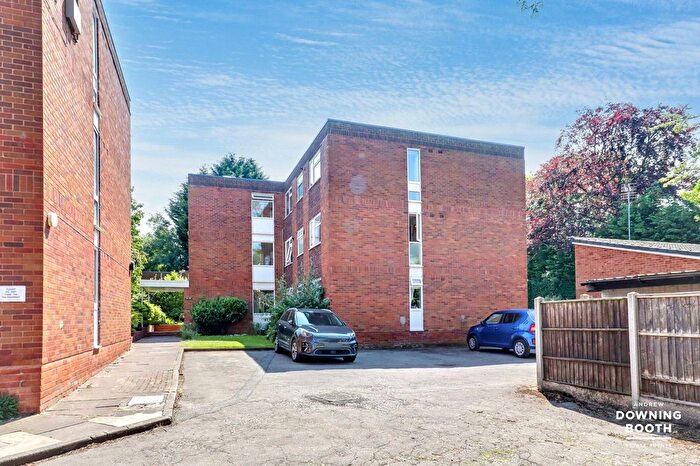2 Bedroom Flat For Sale In Park Hall Close, Walsall, WS5
