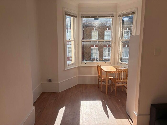1 Bedroom Flat To Rent In Hemstal Road, London, NW6