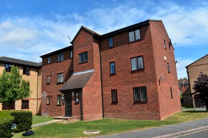 Studio To Rent In Latimer Drive, Hornchurch, Essex, RM12