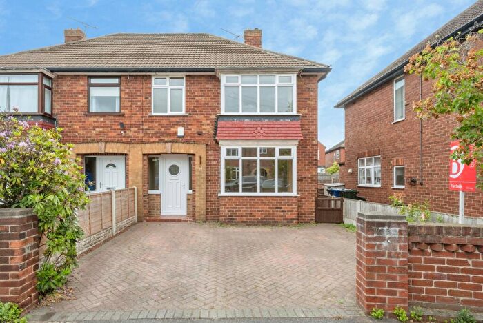 3 Bedroom Semi Detached House For Sale In Sunningdale Road, Doncaster, South Yorkshire, DN2
