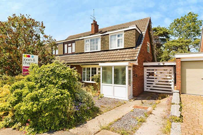 3 Bedroom Semi Detached House For Sale In Kelsall Close, Oxton, Prenton, CH43