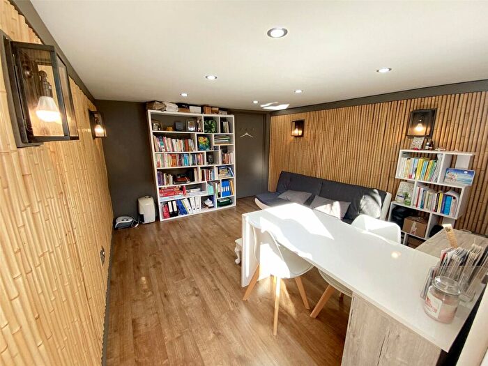 3 Bedroom Terraced House For Sale In Rowley Avenue, Sidcup, DA15