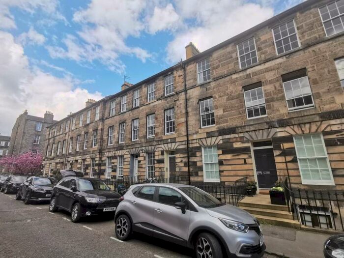2 Bedroom Flat To Rent In Cumberland Street, Edinburgh, EH3