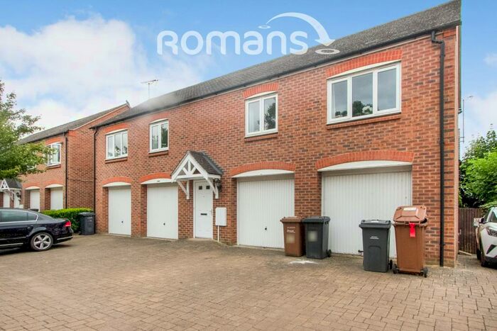 2 Bedroom Maisonette To Rent In Plough Way, Andover, SP11