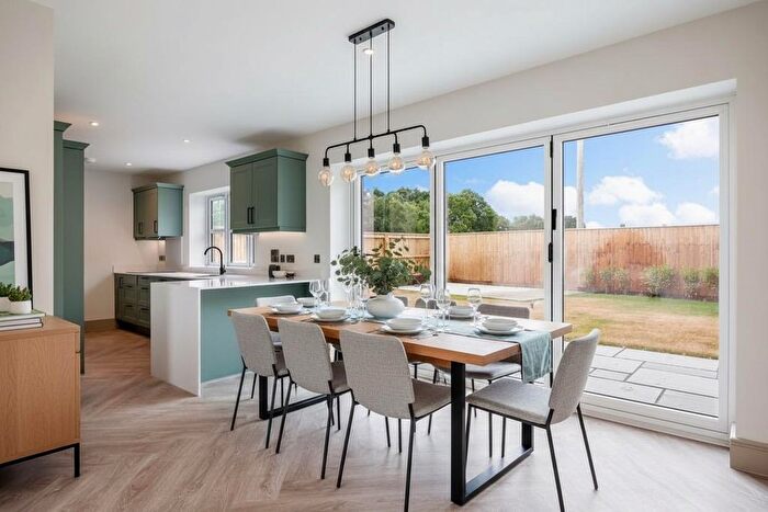 4 Bedroom Detached House For Sale In Oaks Drive, St. Leonards, BH24