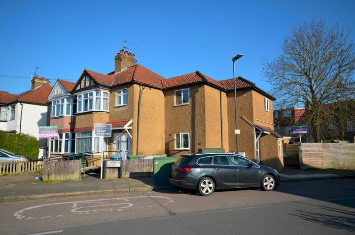 1 Bedroom Flat To Rent In Weald Lane, Harrow Weald, Harrow, HA3