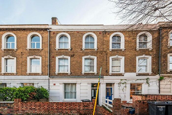 2 Bedroom Flat To Rent In Manse Road, Stoke Newington, London, N16