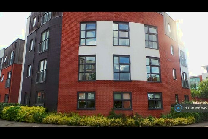 2 Bedroom Flat To Rent In West Didsbury, Manchester, M20
