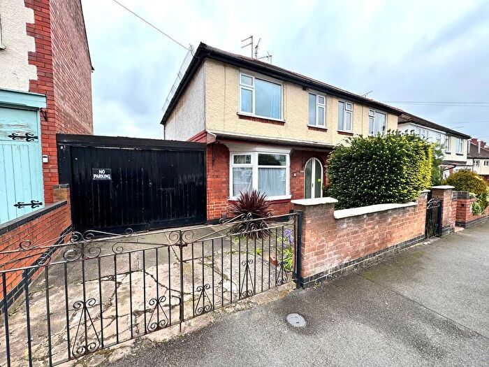 3 Bedroom Semi-detached House For Sale In Sandon Road, Nuneaton, CV11