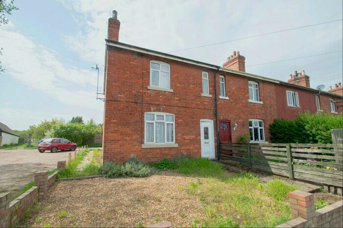 2 Bedroom Cottage To Rent In Ampthill Road, Kempston Hardwick, Bedford, MK45