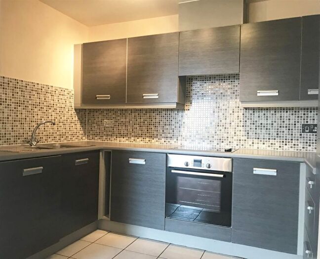1 Bedroom Flat To Rent In Warren Close, CB2