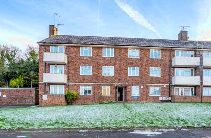 2 Bedroom Property To Rent In Victoria Road, Chesham, HP5